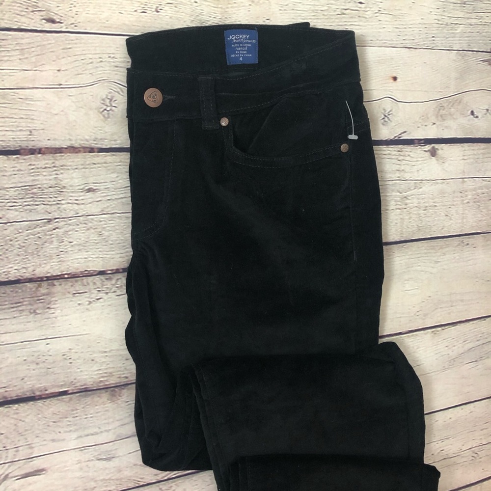 (NWT) Velvet feel slim fit pants